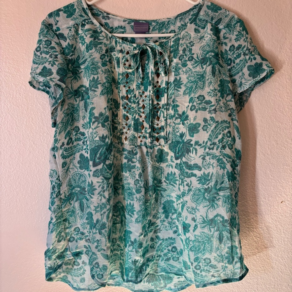 Laura Scott Woman’s Blue and White Floral Tie-Neck Short Sleeve Tunic, Size M